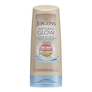 Jergens Natural Glow In-shower Lotion, for Fair to Medium Skin Tone, Wet Skin, Sunless Tanner Locks in Hydration for Gradual, Flawless Color, 7.5 Ounce