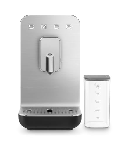 Smeg, Machine à café Expresso Automatique BCC13BLMEU, Système de lait, Broyeur à grain Intégré, Système Thermoblock, Réservoir 1,4 L, bac d'égouttement Amovible, Dimensions Compactes, 1350 W, Noir
