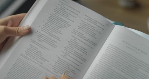 Image of ESV Applying the Gospel Study Bible for Women (Hardcover): Holy Bible, English Standard Version