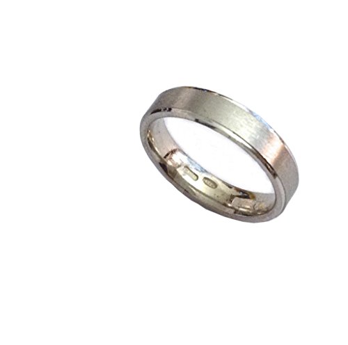 Anillo de bodas de plata maciza 925 con acabado pulido elegante y duradero