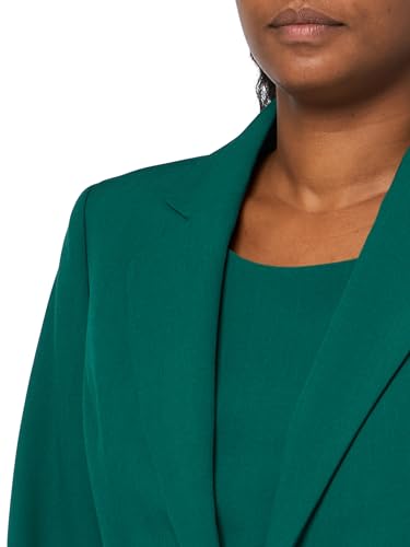 The Versatile Emerald Ensemble: Day to Night Perfection - Image 3