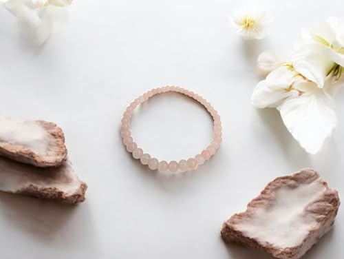Bracelet en quartz rose sur fil nylon extensible de 52mm