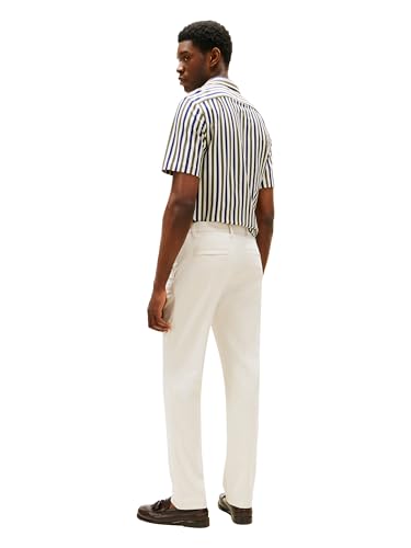 Image of Tommy Hilfiger Men's Casual Moisture Wicking Wrinkle Resistant Stretch Performance Pants in Straight Fit