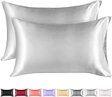 Con un diseño sin cremallera, esta funda de almohada es fácil de quitar y colocar en un inserto de almohada; resistente a la decoloración y sin arrugas, proporciona un bajo mantenimiento y un valor duradero