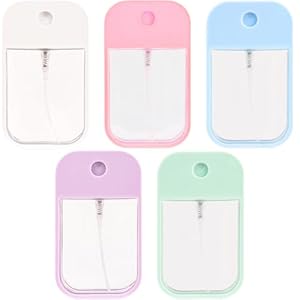 UIEXEA 5 Pcs 45ml Sprühflaschen Kleine, 45ml Sprühflaschen Kleine, Wiederverwendbar Mini Feinnebel Sprühflasche, für Parfüm, Kosmetik, Körperpflege Flüssigkeit (Weiß/Lila/Blau/Rosa/Grün)