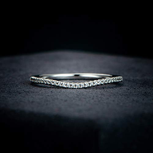 HAFEEZ CENTER Moissanite Wedding Bands for Women, Moissanite Rings for Women, 1.5mm V Shaped Chevron Sterling Silver Ring (White-Gold, 8.5)
