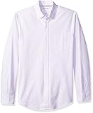 Esta camisa Oxford de corte entallado tiene cuello con botones, un bolsillo de parche en el pecho y un canesú con pliegue en la espalda para un aspecto clásico y versátil.