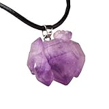 La amatista equilibra y activa los chakras superiores, especialmente el sexto chacra (tercer ojo).