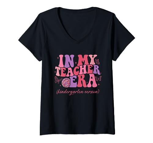 Versión retro de In My Teacher Era Kindergarten Back To School Camiseta Cuello V