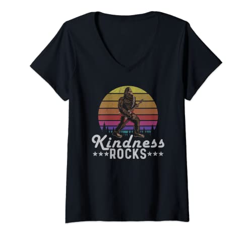 Mujer Kindness Rocks Anti Bullying Bigfoot tocando una guitarra Rock Camiseta Cuello V