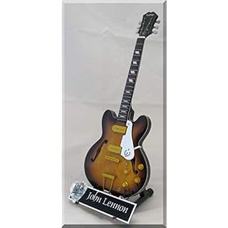 JOHN LENNON Guitare Miniature Casino avec médiator - Les Beatles, Paul McCartney, John Lennon, RIngo Starr, George Harrison JOHN LENNON Guitare Miniature Casino avec médiator – Image 2