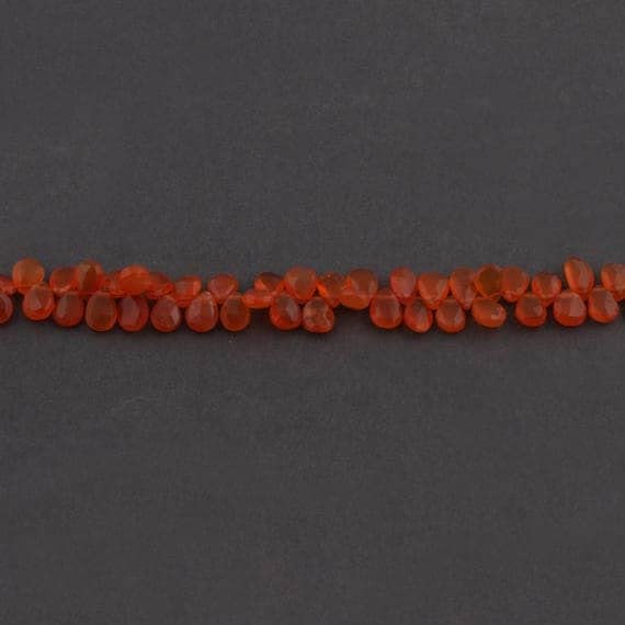 Cornaline facettée naturelle en poire pour remplacer les perles ternes de vos bijoux
