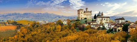 adrium Cuadro de madera de 160 x 50 cm: vista panorámica de Grinzane Cavour, Piamonte, Italia. (78247852)