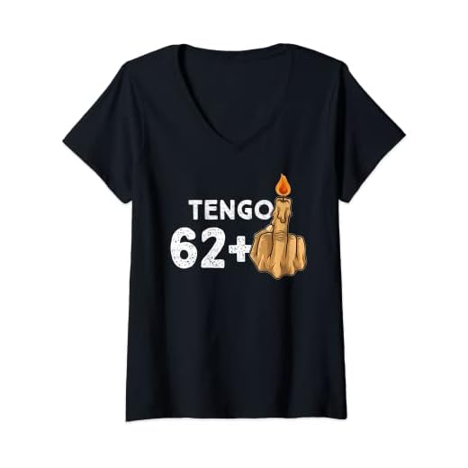 Mujer 62+1 Dedo Medio Vela De Cumpleaños Para El 63º Cumpleaños Camiseta Cuello V