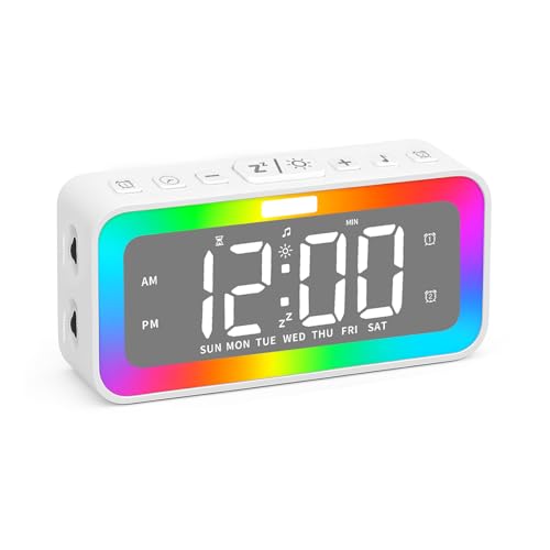 Cooluck Reloj despertador digital para dormitorios, alarma doble fuerte para personas que duermen mucho, reloj de escritorio de pantalla grande con 7 luces LED nocturnas, sonido de ruido blanco, para