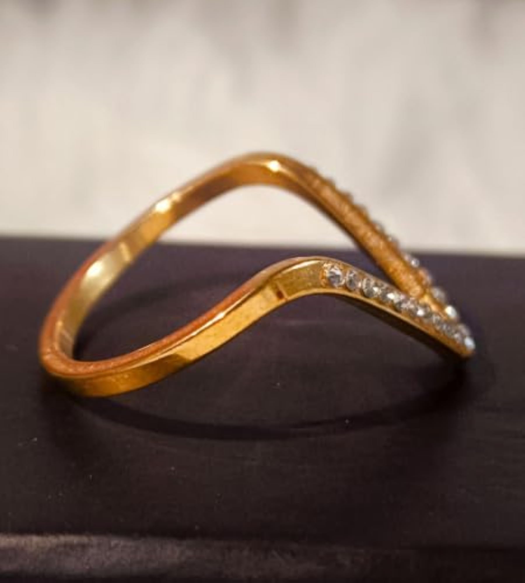 V Shape Ring with Sparkling Stones, Elegant Design