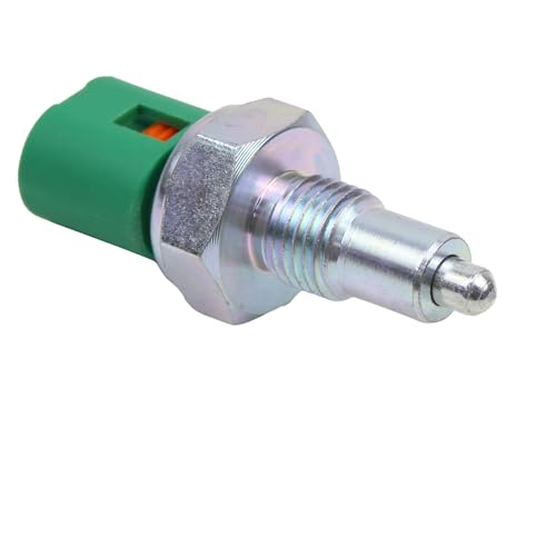 Interruptor de luces traseras para solucionar fallos en Nissan NV400 4