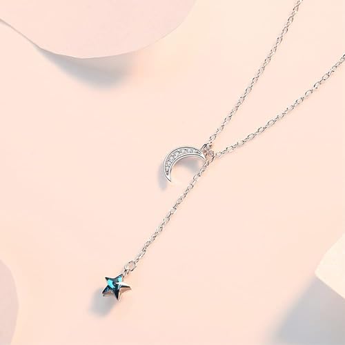 Collier lune étoile bleue à pompon : éclat durable et mouvement fluide unique