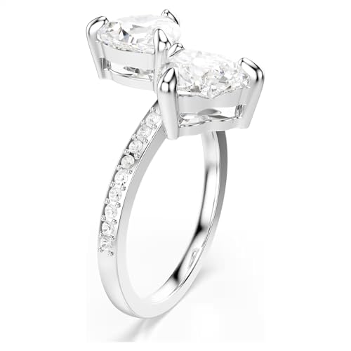 Bague femme Swarovski en cristal, le bijou idéal du bureau aux soirées chic