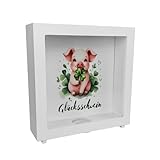 Sparen wird zum charmanten Erlebnis! Diese Spardose kombiniert Natur und Tier in einem entzückenden Pflanze-Design, das nicht nur Münzen, sondern auch fröhliche Vibes sammelt. Das grüne Kleeblatt-Motiv ist das i-Tüpfelchen für das perfekte Glückssymbol in Ihrem Heim.