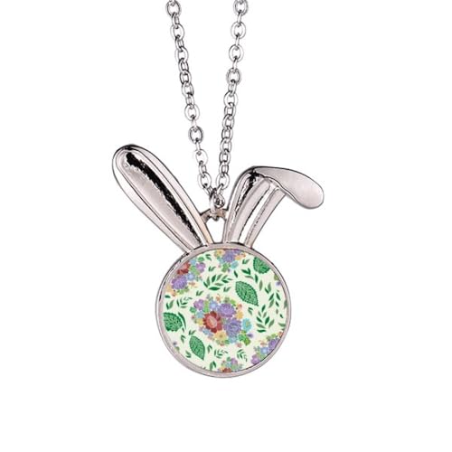 Collier lapin style japonais aux finitions ciselées et délicat motif fleur