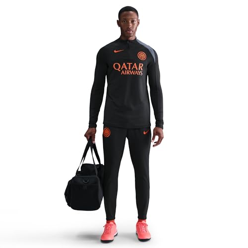 Comfort traspirante Dri-FIT: mantiene asciutti e freschi durante le intense fresche fresche pre-match.