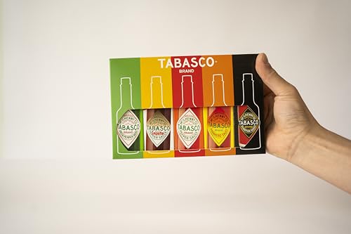 TABASCO Hot Sauce Set - Hot Sauce Gift Set with 5 mini Tabasco bottles (5x60ml) - 100% natural ingredients - Spicy-beginners to spicy-lovers will get their taste