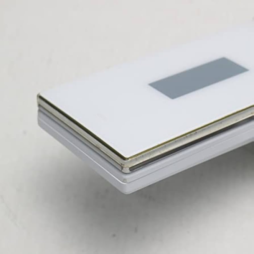 Amazon | docomo STYLE series F-02D [WHITE] | 携帯電話本体 通販