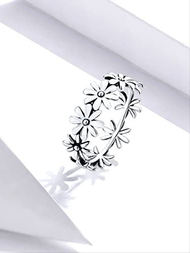 Bijoux de groupe empilable marguerite aux finitions ciselées précieuses