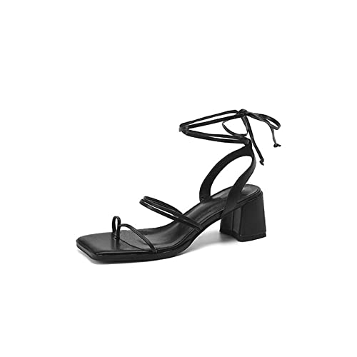 Sandales pour femmes finitions soignées et talons hauts au design contemporain