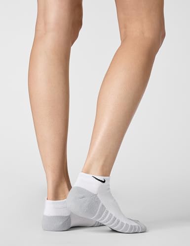 Image of Nike Unisex Adult Everyday Max Cushioned Training No-Show Socks (3-Pack) | Mens and Womens