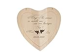 Idée de cadeau – Un cadeau personnalisé pour un mariage. Surprenez le couple de mariés avec une planche à découper avec un beau message pour le mariage et leur nom.