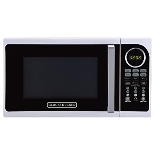 BLACK+DECKER Countertop Microwave Oven 0.9-Cu. Ft. 900-Watt with Pull Handle, LED Lighting, Child Lock, White