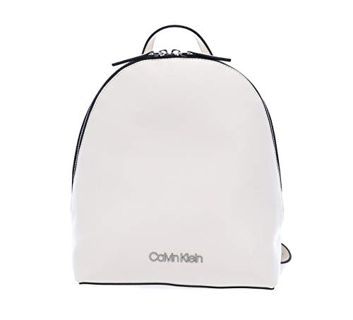 Calvin Klein CK Must  Mochilas para Mujer  Arena Blanqueada  OS