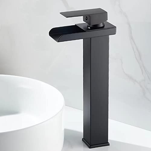 Robinet cascade noir pour évier de salle de bain pour créer une ambiance spa moderne