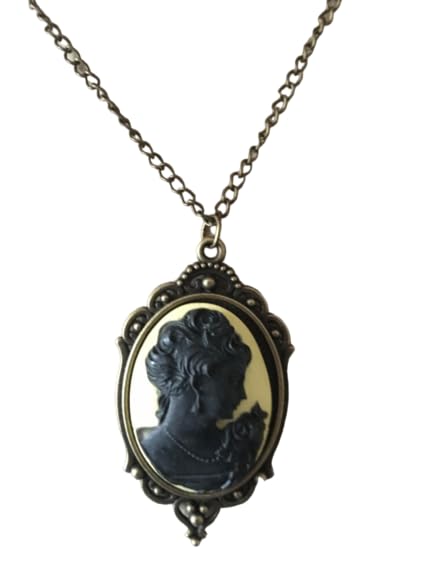 Pendentif Camée Madame de Pompadour élégant sautoir beige et noir façon joaillerie fine