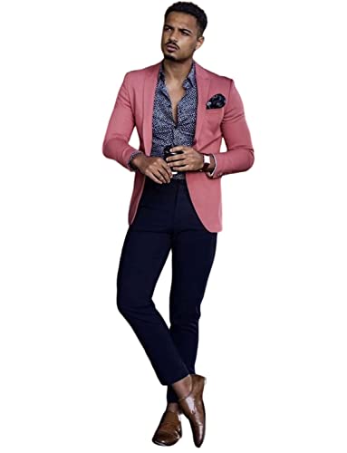 Costume de mariage pour homme ajusté qui sublime la silhouette du marié