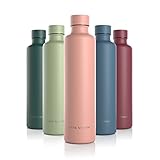 ✅ DESIGN FUNZIONALE I La bottiglia in acciaio inossidabile di LARS NYSØM è l'alternativa sostenibile alle bottiglie di plastica. Altezza: 27.4 cm, Ø 7.0 cm, Vol.: 750ml, Peso: 322g. Perfetto per l'ufficio, lo yoga, il fitness, i bambini, il bambino o l'auto.