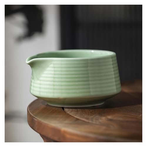 Bol à matcha japonais traditionnel fabriqué à la main en céramique (500 ml, vert menthe) avec bec verseur, idéal pour le thé matcha