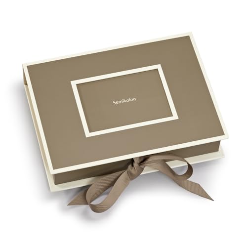 Semikolon 370030 Pequeña caja para fotos con ventana insertable   20,7 x 15,3 x 4,7 cm   para fotos de 13 x 18 cm   beige fango
