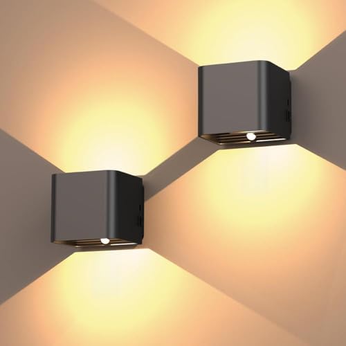 Ainostone Akku Wandleuchten mit Bewegungsmelder 2 Stück LED Wandlampen mit Bewegungssensor Warmweiß 2 Modi USB-C Wiederaufladbar Einstellbare Lichtwinkel für Innen Flur Treppen Schlafzimmer Wohnzimmer
