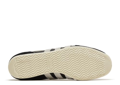 adidas CBLACK/FTWWHT/Goldmt Women's Japan W Core blackFtwr White/Gold met. 6 US, 6 Wide4