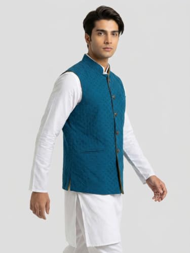 Image of Men Regular Fit Reversible: Soild, Embroidery Pattern Pure Cotton Mandarin Collar Sleeveless Festive Bundi