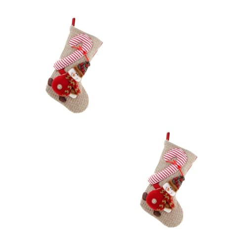 Noël décorations pour le sapin familial et chaussettes tricotées