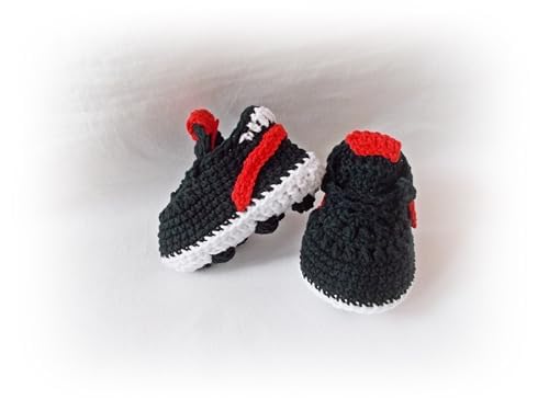 Crochet Baby Sports Football Shoes, Crochet Soccer Shoes, Baby's First Cleats, Atletic Newborn Booties (3-6 months)2