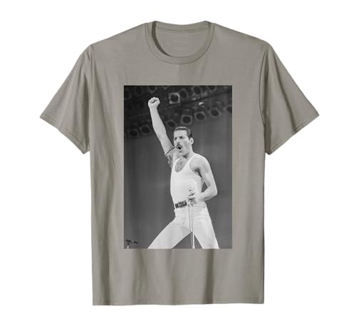 Rivivi alcuni dei momenti più suggestivi della musica, del cinema e della storia sportiva con la nostra gamma di abbigliamento Iconic Photo Moments! Tutte le immagini sono copyright e proprietà della Mirrorpix Photographic Library.