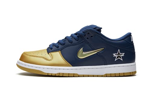 Nike Men's SB Supreme Dunk Low Sneaker