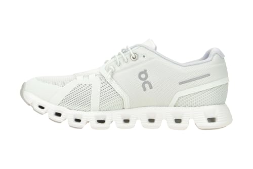 Image of On Women's Cloud 5 Sneakers