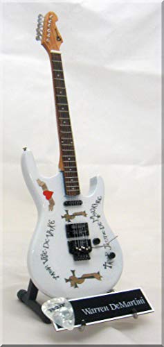 WARREN DEMARTINI Guitare Miniature avec médiator SWORD RATT - Les Beatles, Paul McCartney, John Lennon, RIngo Starr, George Harrison WARREN DEMARTINI Guitare Miniature avec médiator SWORD RATT