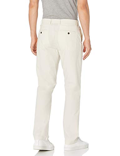 Amazon Essentials Men's Straight-Fit Lightweight Stretch Pant2